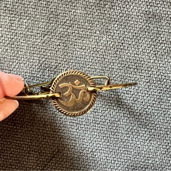 Alex and Ani Om Bangle Bracelet Gold - Picture 1 of 4